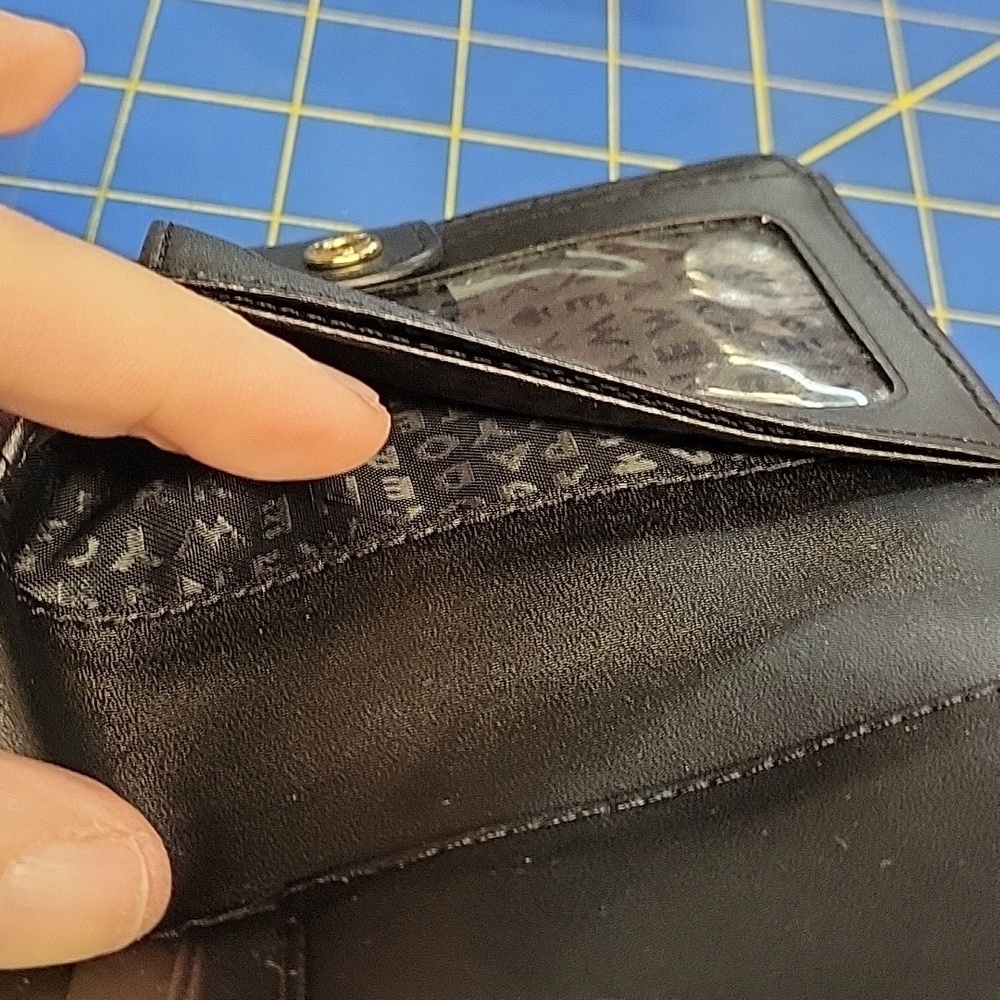 Kate Spade Patent Black Card Holder Wallet 5.5" x 4" x 0.5" Preowned - Picture 10 of 13